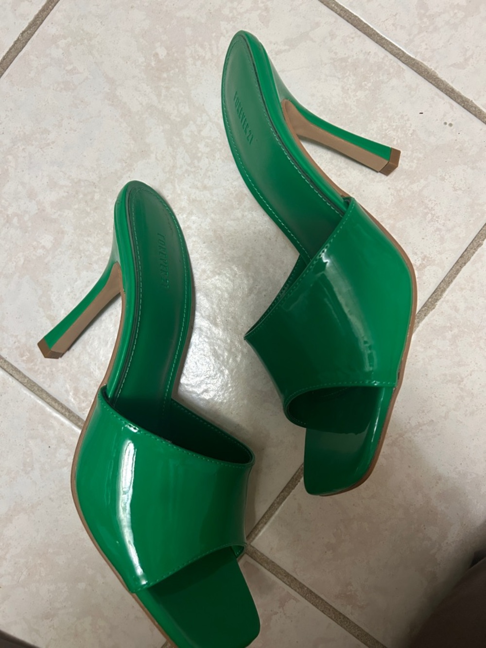 Forever 21 Emerald Green Slide Heels - Picture 5 of 7
